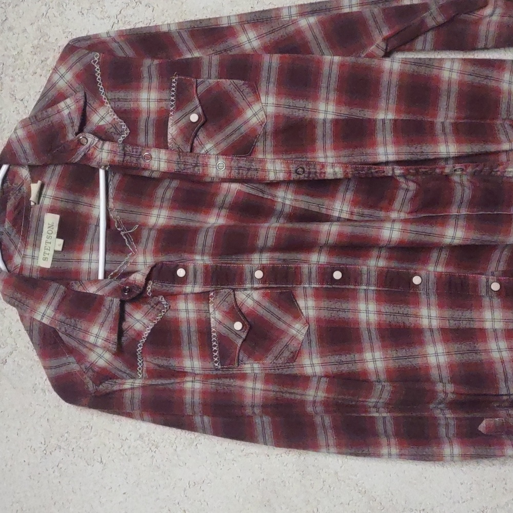 Women's Stetson long sleeve shirt.